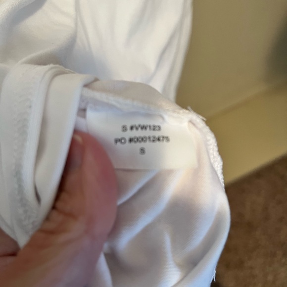 Vuori White Energy Muscle Tee - Picture 6 of 6